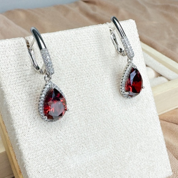 Silver Plated Cubic Zirconia Elegant Teardrop Earrings - Picture 2 of 2